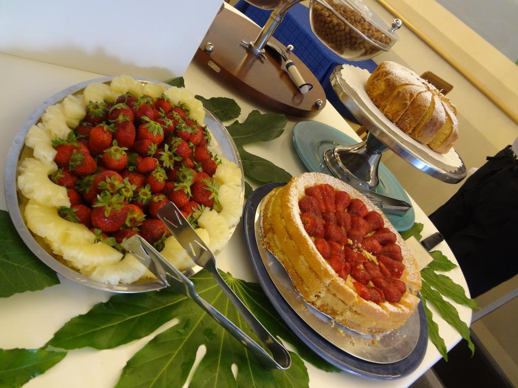 Hotel Villa Candia Lignano Sabbiadoro Esterno foto