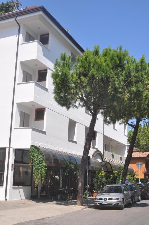 Hotel Villa Candia Lignano Sabbiadoro Esterno foto
