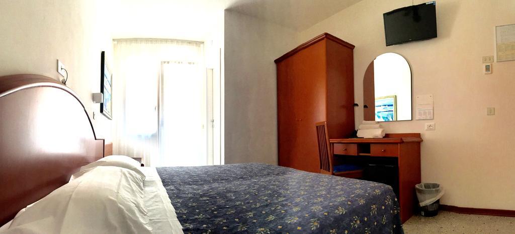 Hotel Villa Candia Lignano Sabbiadoro Esterno foto